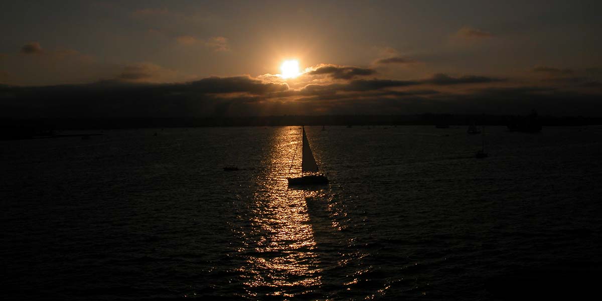 yacht-sailing-sunset